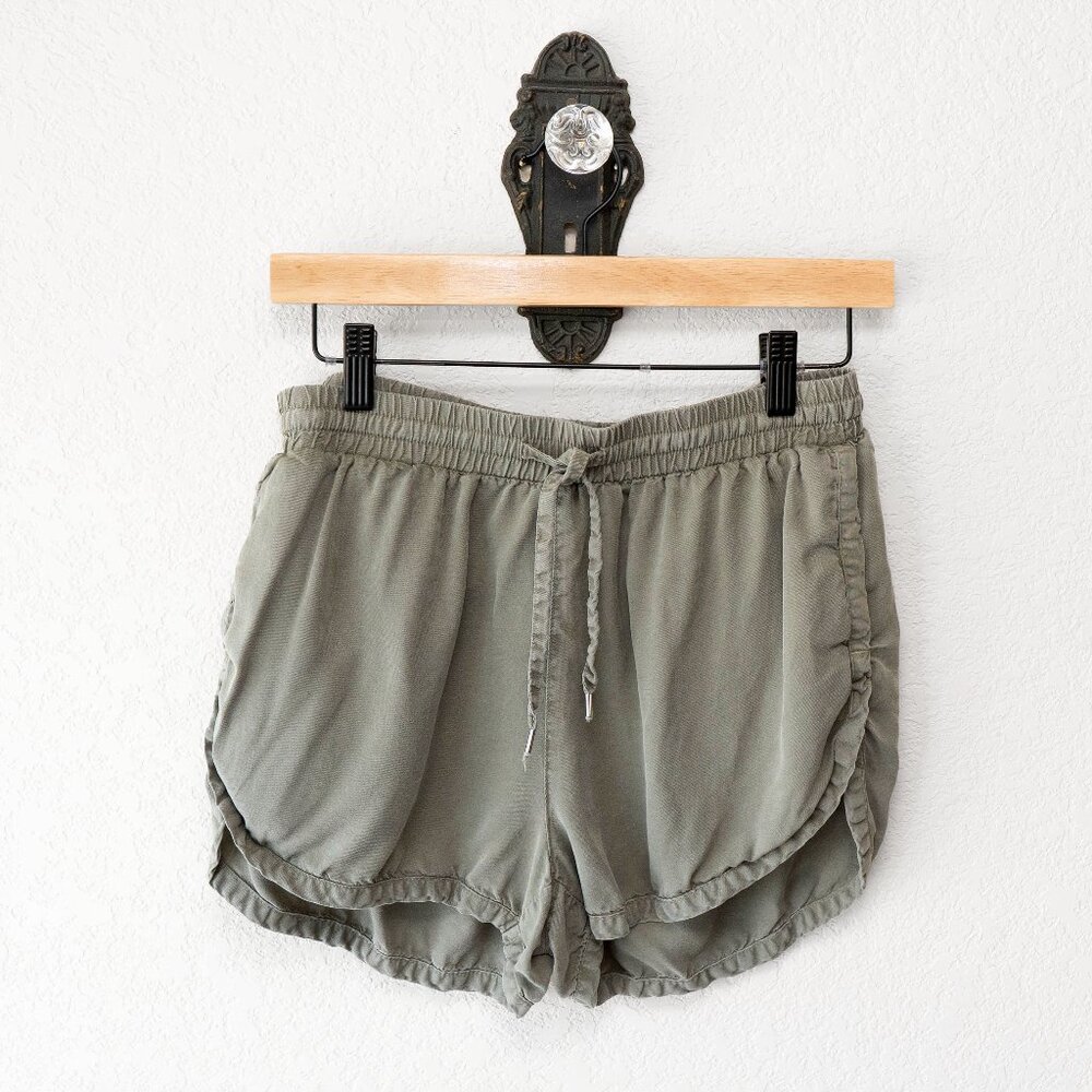 Love Tree Tencel Shorts Size M Green Drawstring Elastic Waist Casual Lounge